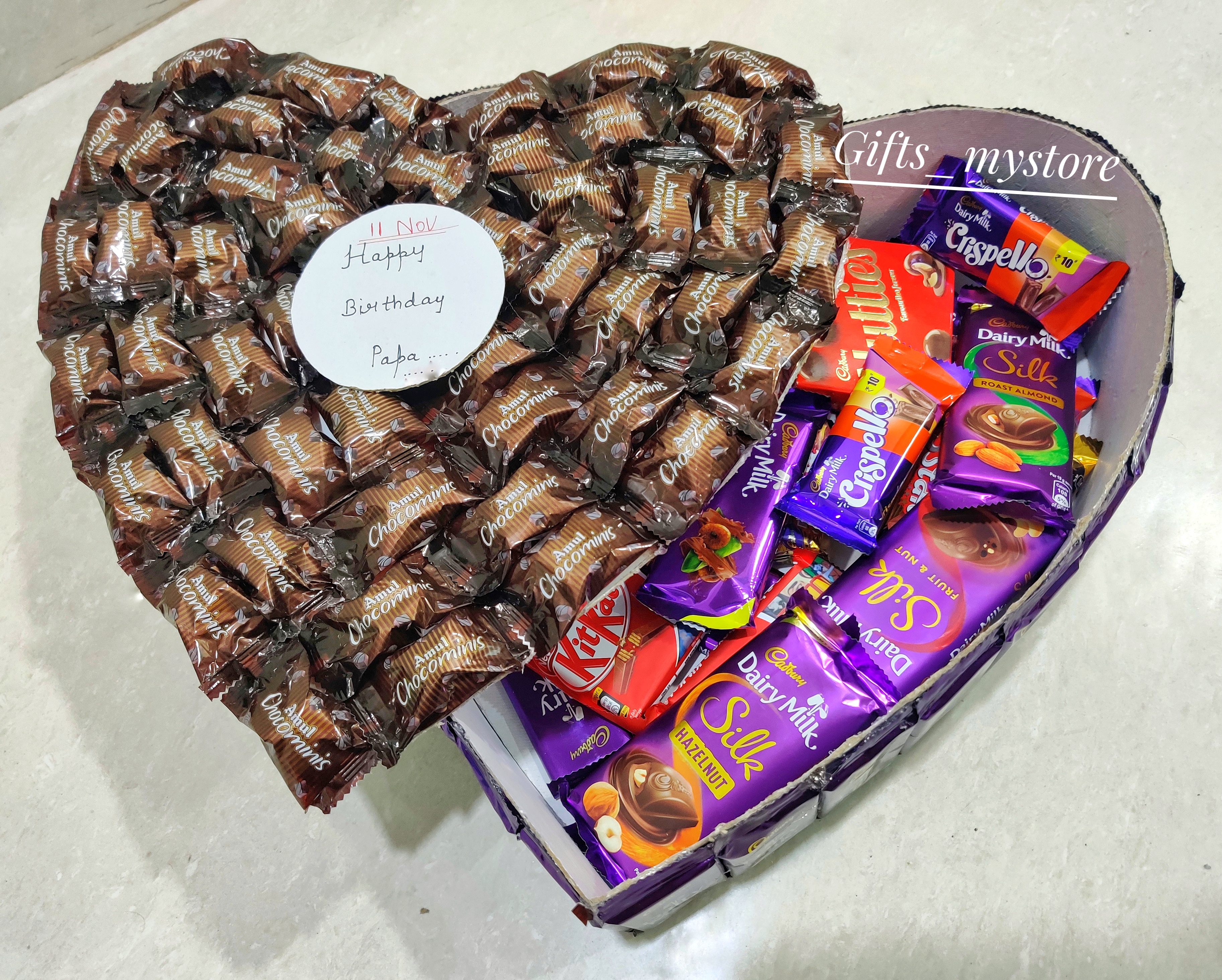 HEART CHOCOLATE HAMPER
